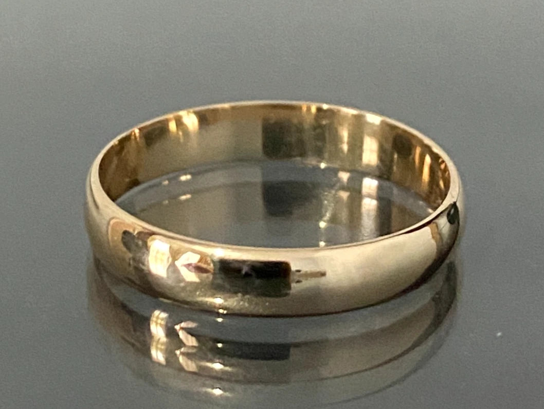 14K Yellow Gold Wedding Band Ring Size P - 7 3/4