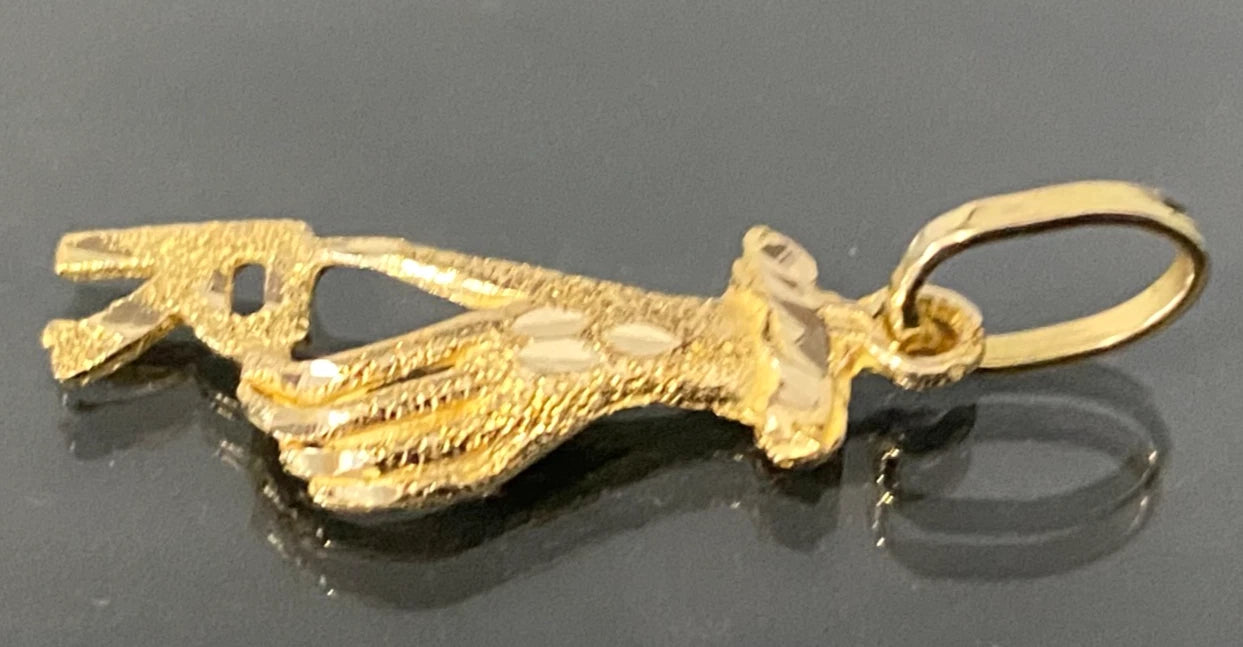 18ct Yellow Gold " R " Initial Hand Pendant 31.50mm high