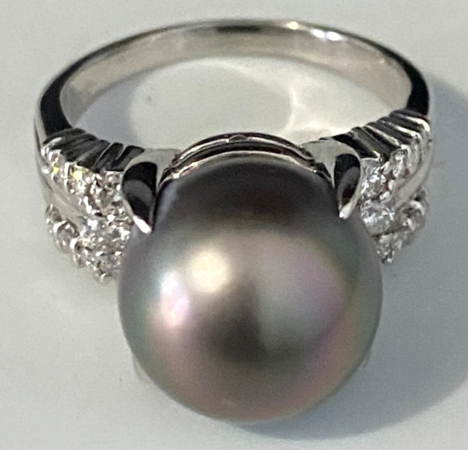 900 Platinum W/ Tahitian Pearl & Diamond Ring Size O - 7 1/4