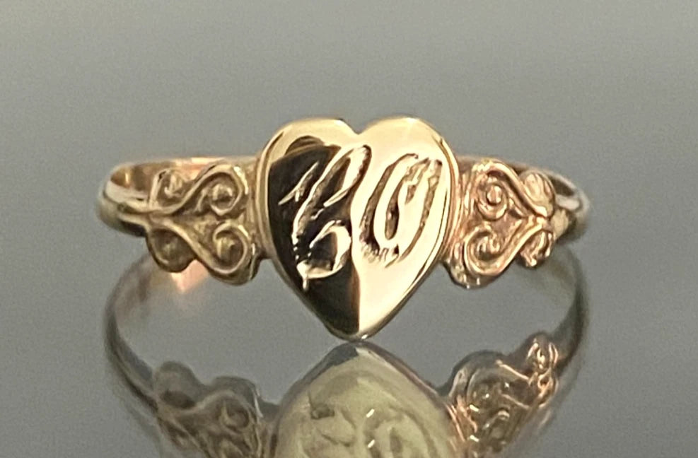 9CT Yellow Gold "CO" Initial Child's Heart Signet Ring - Size J 1/2 (US 5)