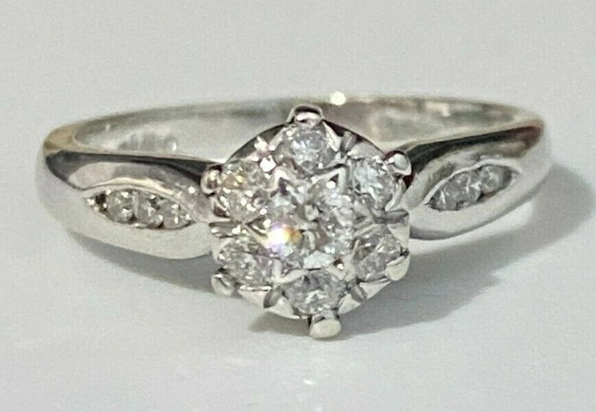 18K White Gold & 0.32CT Diamond Cluster Ring Size J - 4 5/8