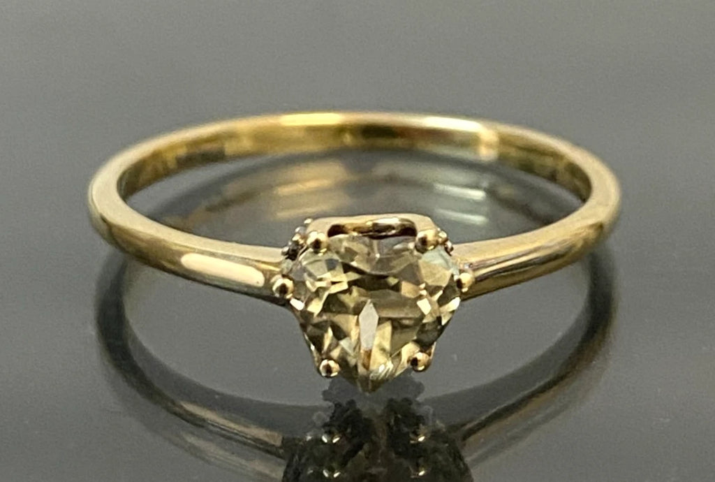 10ct Yellow Gold W/ Heart Diaspore & Diamond Ring Size R 1/2 (US 9)