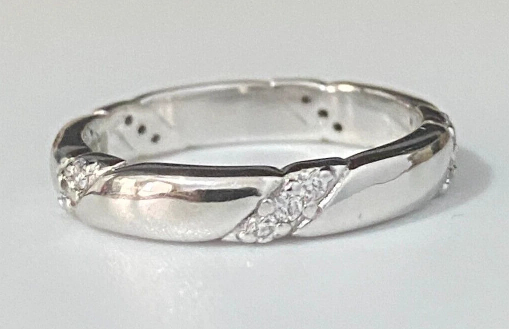 18K White Gold & Diamond Wedding Band Ring Size K - 5 1/8