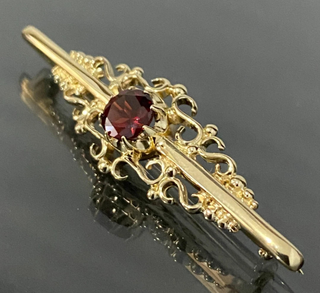 9K Yellow Gold & Garnet Brooch 47.25mm Long