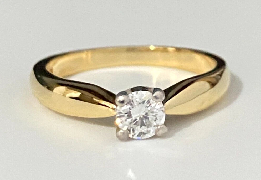 18K Yellow Gold & 0.32CT Diamond Solitaire Engagement Ring Size N - 6 1/2
