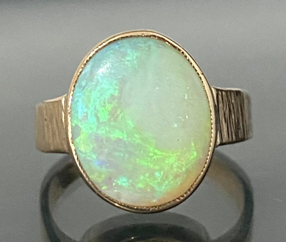 Vintage 9K Yellow Gold & Opal Ring Size S - 9 3/8