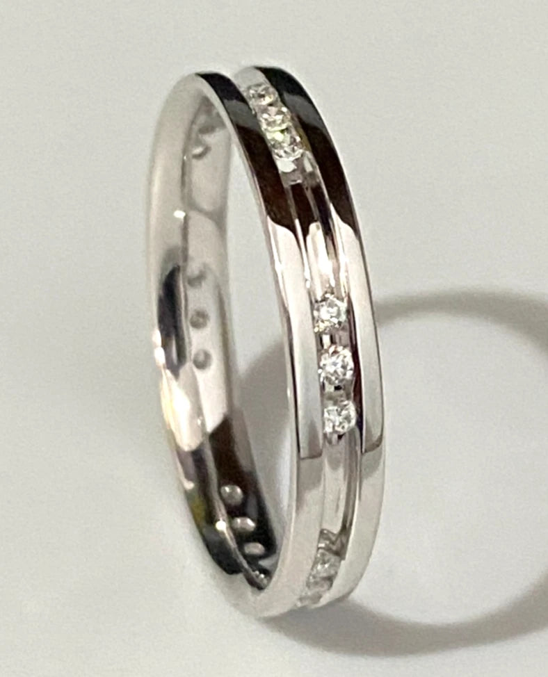 18K White Gold & Diamond Wedding Ring Size P - 7 3/4