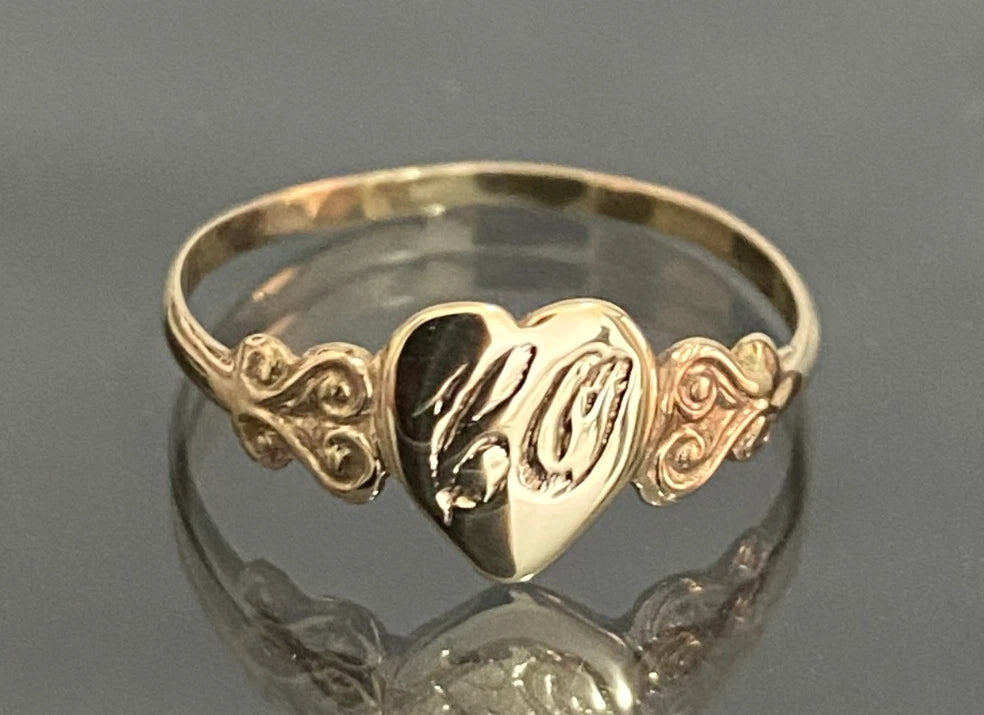 9CT Yellow Gold "CO" Initial Child's Heart Signet Ring - Size J 1/2 (US 5)
