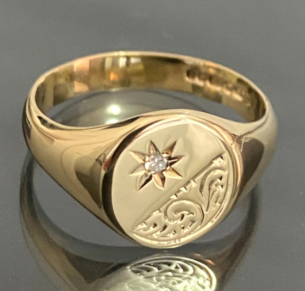 Vintage 9K Yellow Gold Diamond Engraved Oval Signet Ring Size P 1/2 (US 8)