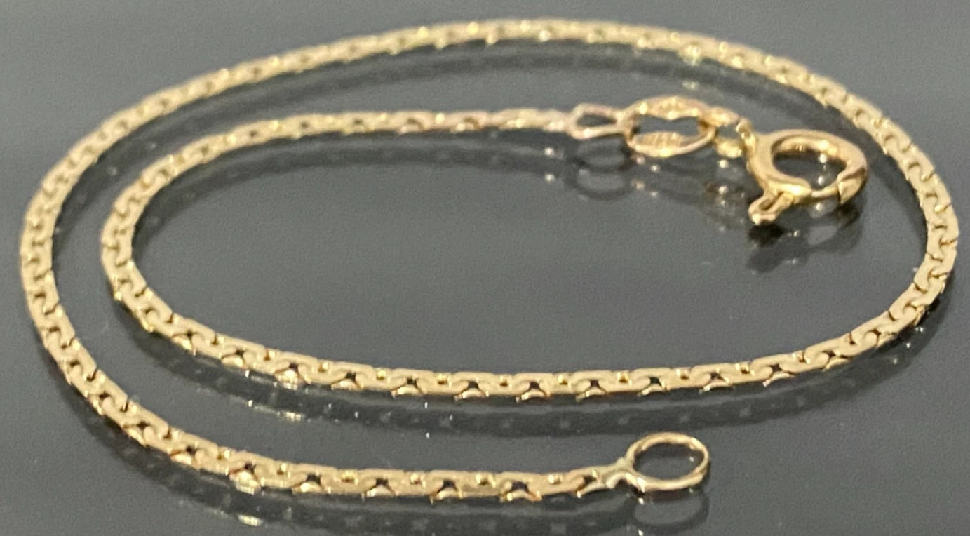 14K Yellow Gold C-Link Bracelet 19.50cm Long