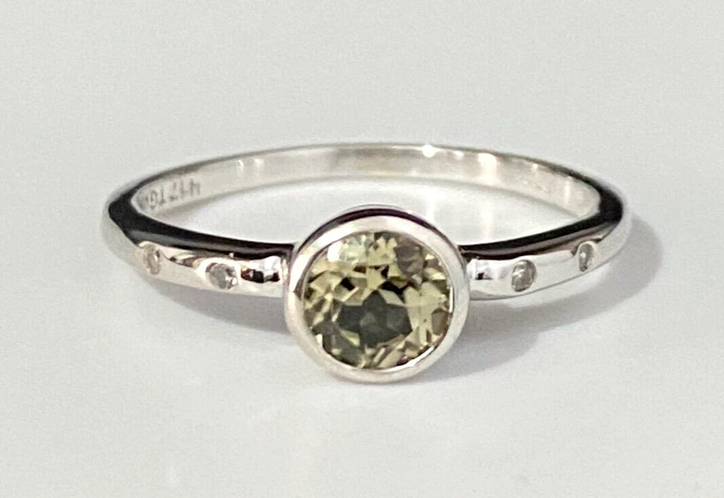 10K White Gold W/ Green Quartz & Diamond Ring Size N - 6 1/2