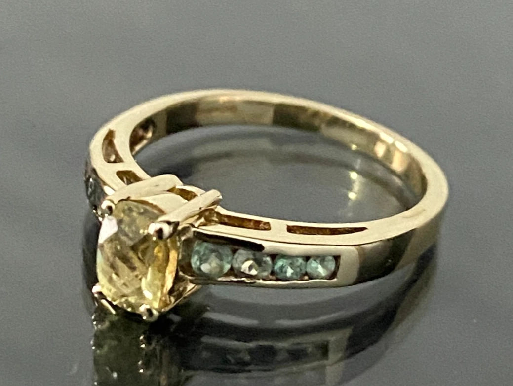 9Ct Yellow Gold Csarite stone & Green Accent Ring Size N (6.75)