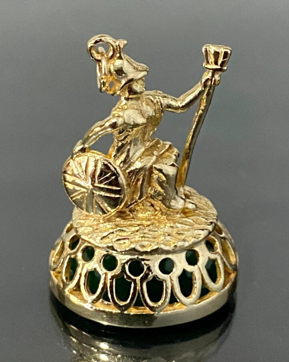 9K Yellow Gold W/ Chrysoprase Intaglio Britannia Charm Seal Fob Pendant