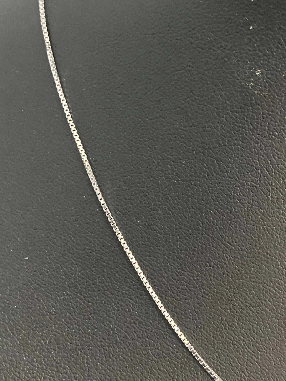 18K White Gold Box Link Chain Necklace 42cm Long