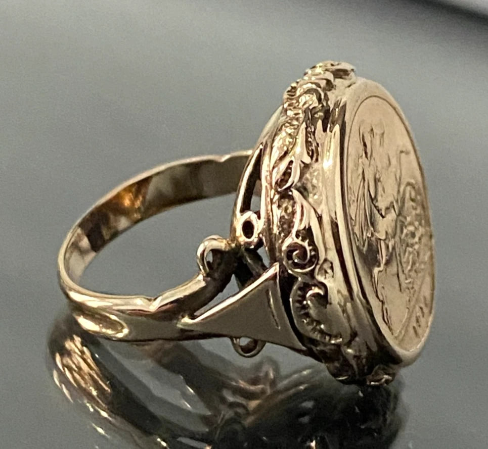 22K Gold Half Sovereign Coin C1914 in 9K Gold Ring Size O 1/2 - 7 1/2