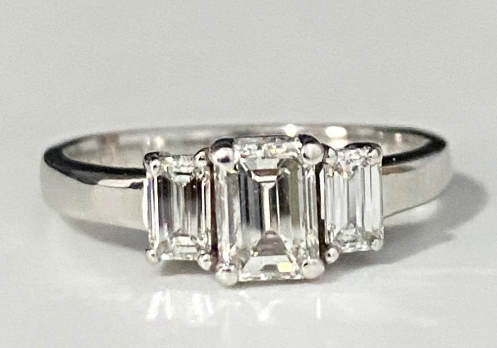 18K Gold & 1.0CT Emerald Diamond Engagement Ring /Certificate Size M - 6 1/4