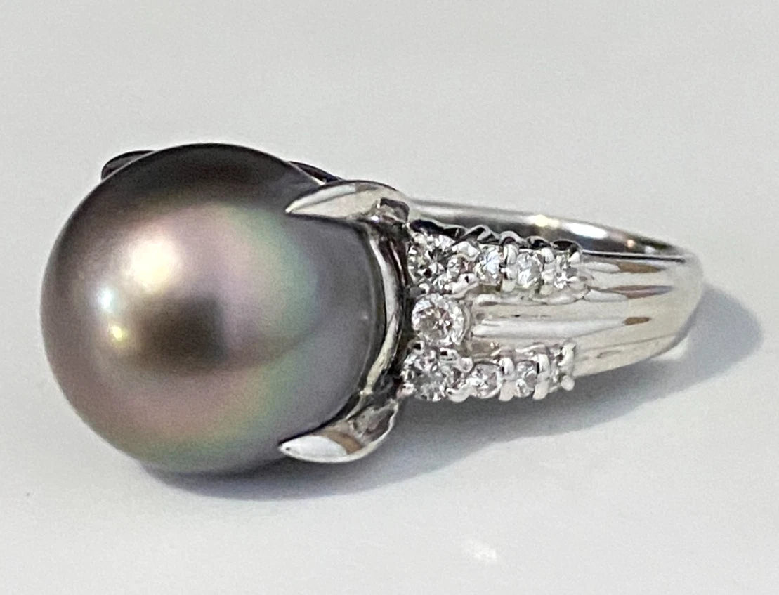 900 Platinum W/ Tahitian Pearl & Diamond Ring Size O - 7 1/4