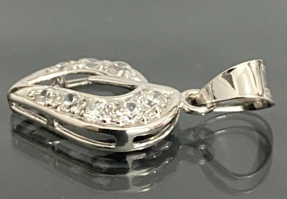 18K White Gold & Cubic Zirconia Heart Pendant 23.0mm High