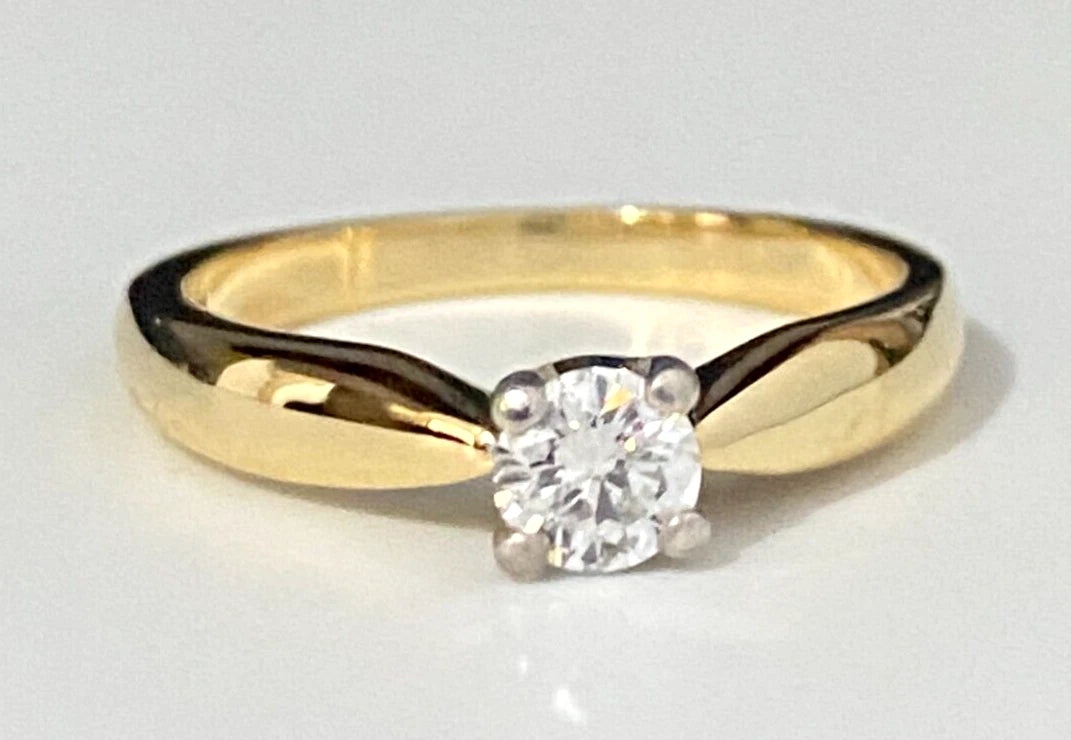 18K Yellow Gold & 0.32CT Diamond Solitaire Engagement Ring Size N - 6 1/2