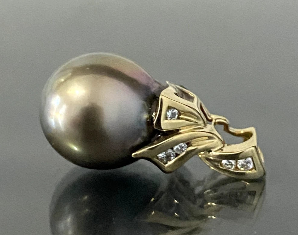 18K Yellow Gold W/ Tahitian Pearl & Diamond Pendant 22.0mm High