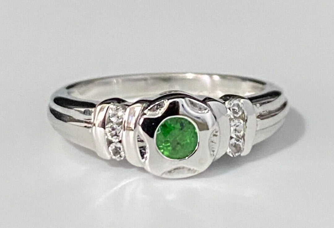9K White Gold W/ Tsavorite & White Zircon Ring Size N - 6 1/2