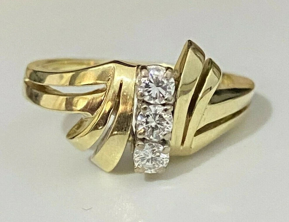 14K Yellow Gold & 0.28CT Diamond Three Stone Ring Size O 1/2 - 7 1/4