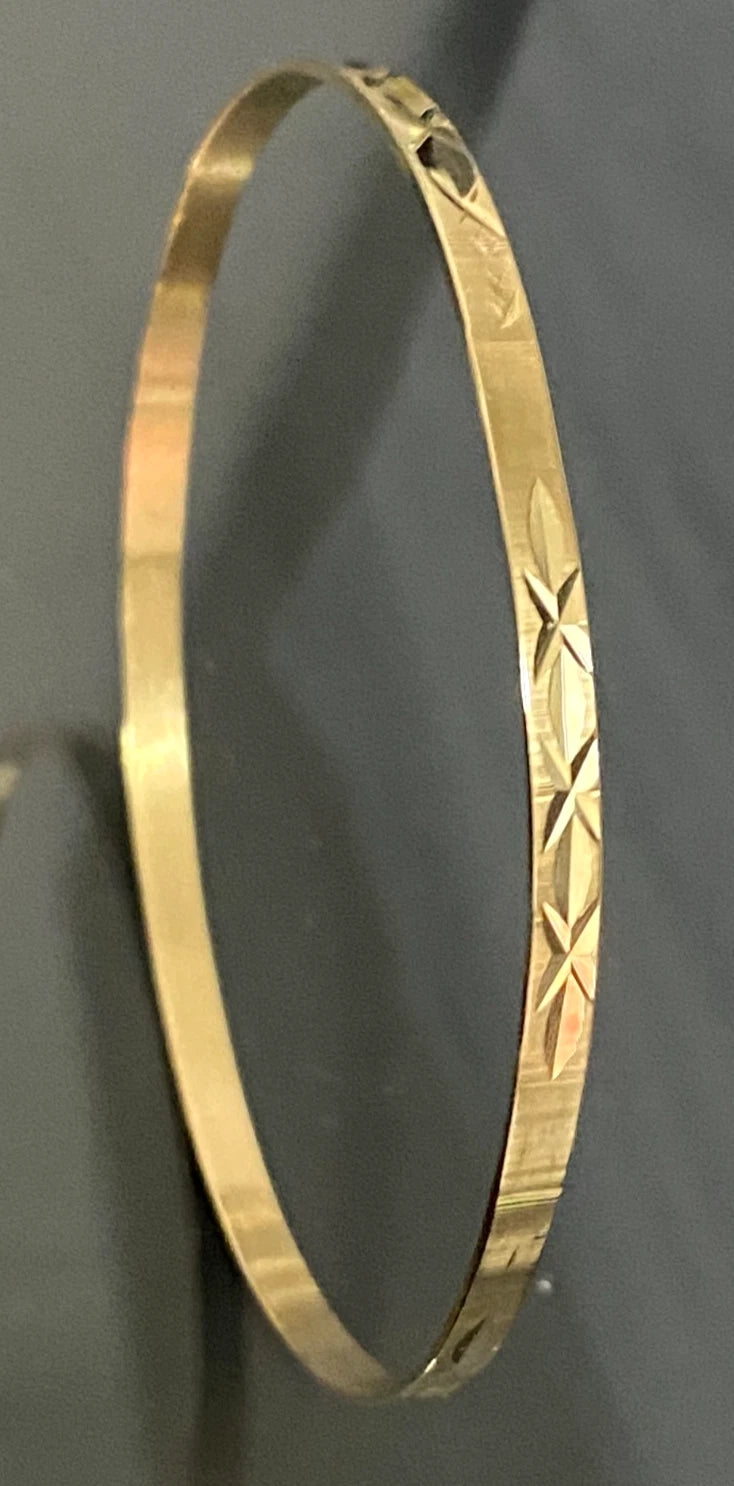 18ct Solid Yellow Gold Engraved Pattern Bangle – Vintage Jewellery
