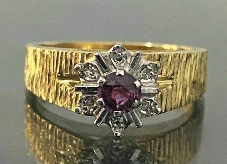 18K Yellow Gold W/ Garnet & Diamond Textured Cluster Ring Size L 1/2 - 5 7/8