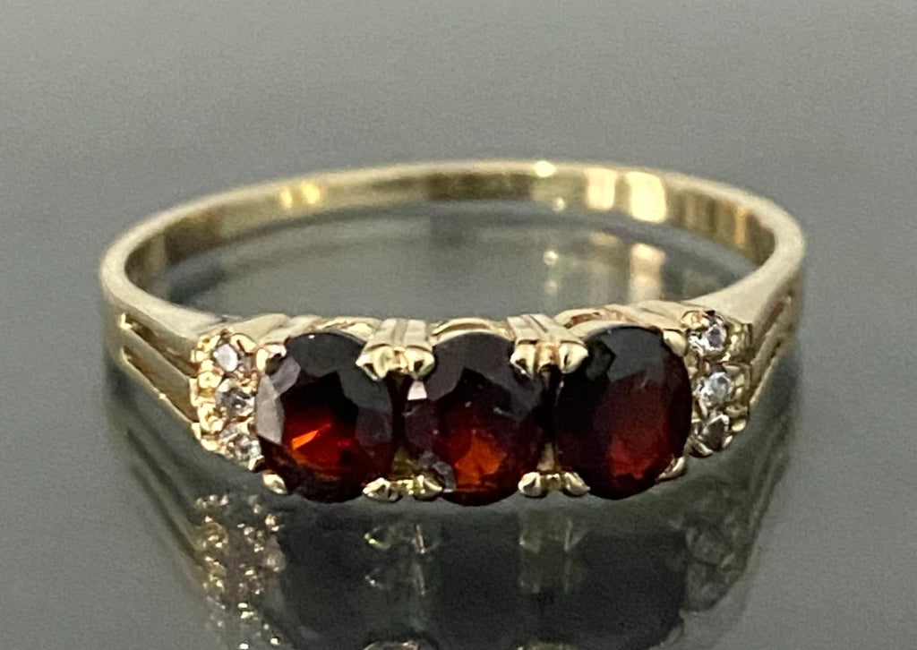 9K Yellow Gold W/ Garnet & CZ Three Stone Ring Size V 1/2 - 11