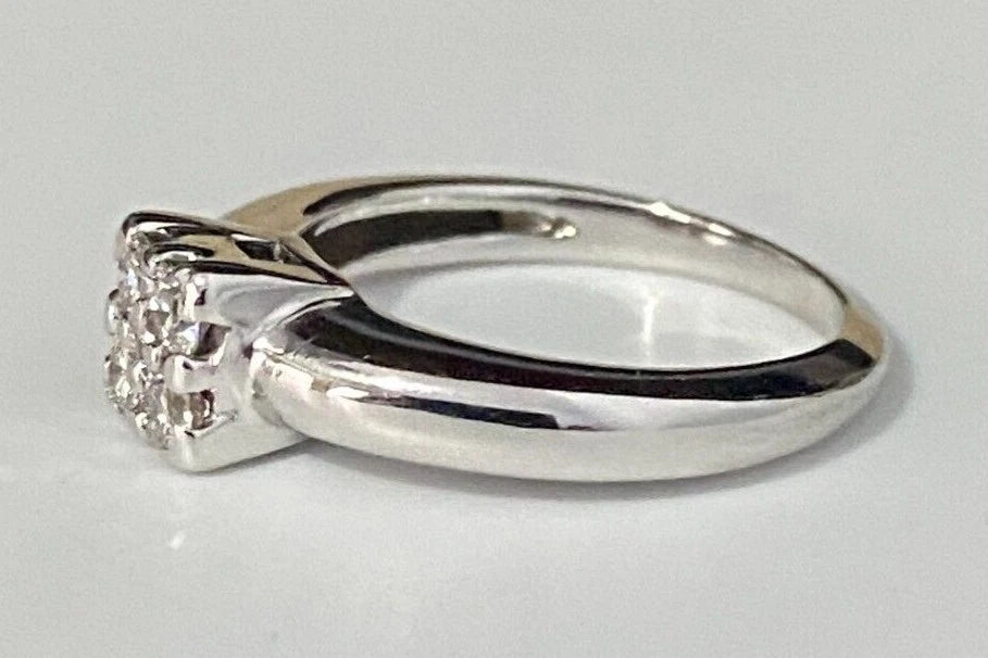 18K White Gold & 0.25CT Diamond Cluster Ring Size H 1/2 - 4