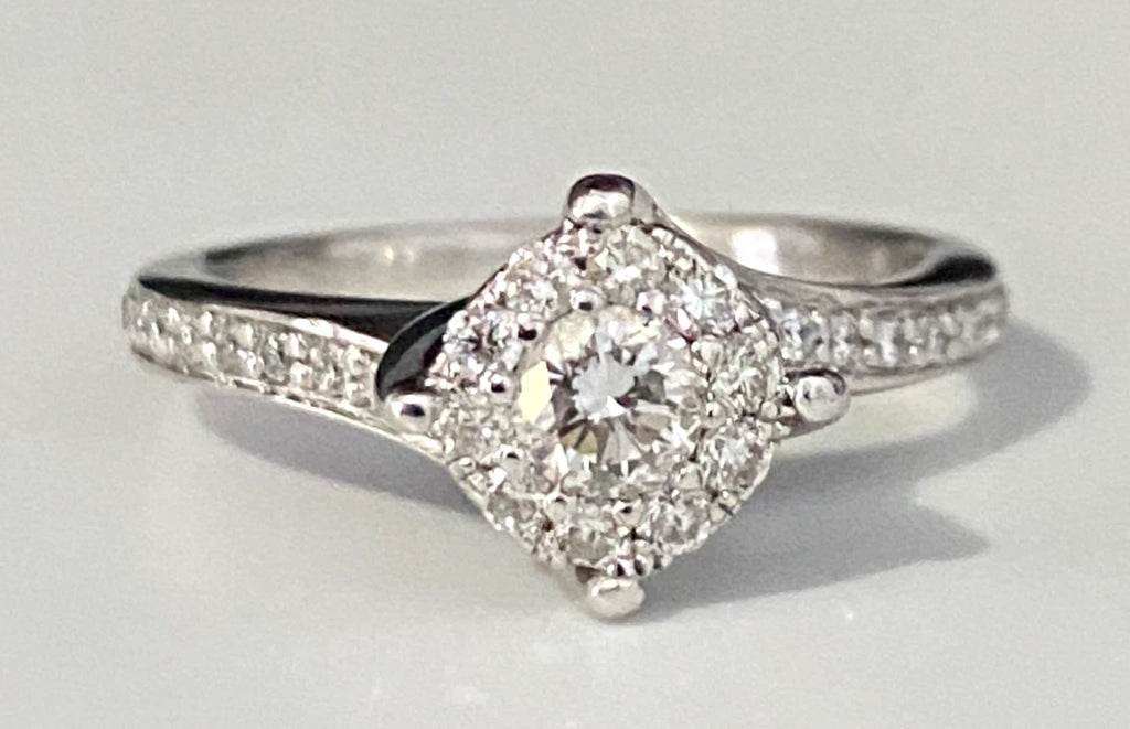 18K White Gold & 0.50CT Diamond Halo Ring Size J 1/2 - 5
