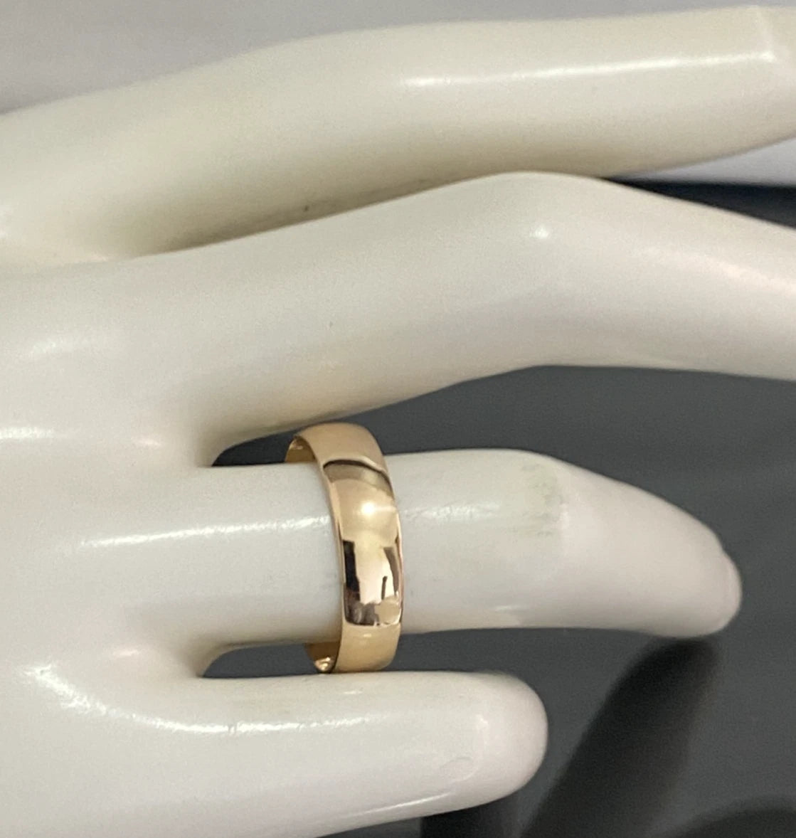 9ct Yellow Gold Plain Wedding Band Ring Size P (US 7.75)