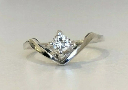 14K White Gold & 0.21CT Diamond Solitaire Curve Ring Size L - 5 1/2