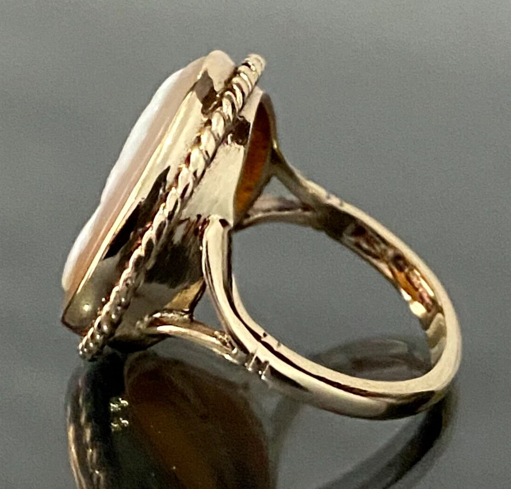 9K Yellow Gold & Carved Cameo Ring Size P - 7 1/2