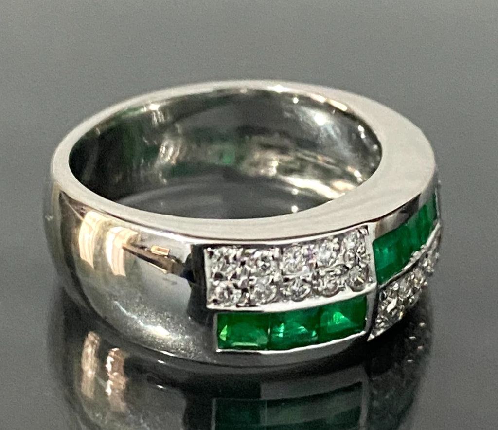 18K White Gold W/Emerald & Diamond Ring Size N - 6 3/4