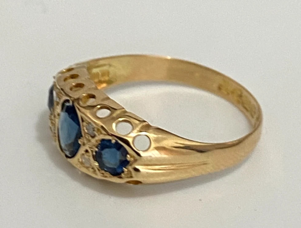 Antique 18ct Yellow Gold Blue Stone & Diamond Ring – Size K 1/2 (US 5.5)