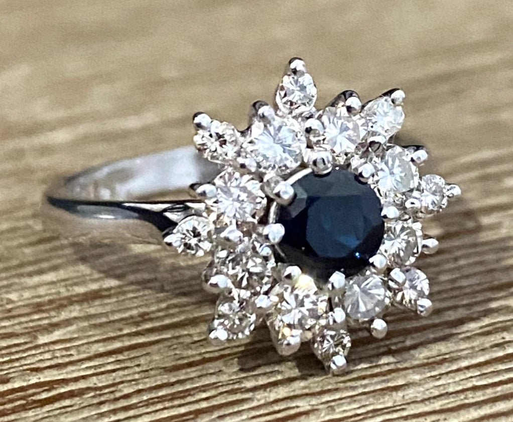 18K White Gold W/ Sapphire & 0.75CT Diamond Cluster Ring Size M 1/2 - 6 1/2