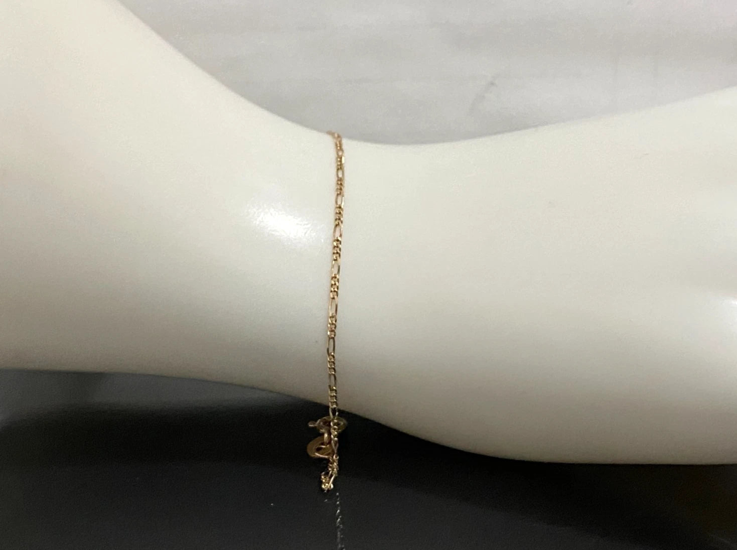 9ct Yellow Gold Figaro Link Fine Bracelet 18.5cm Long