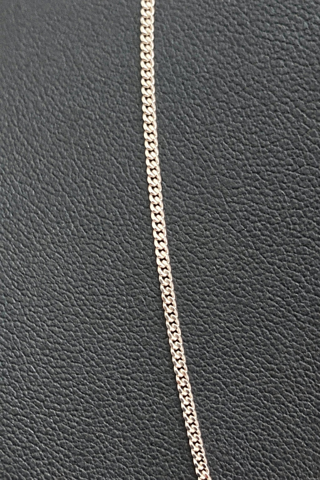 9K White Gold Curb Link Chain Necklace 46cm Long