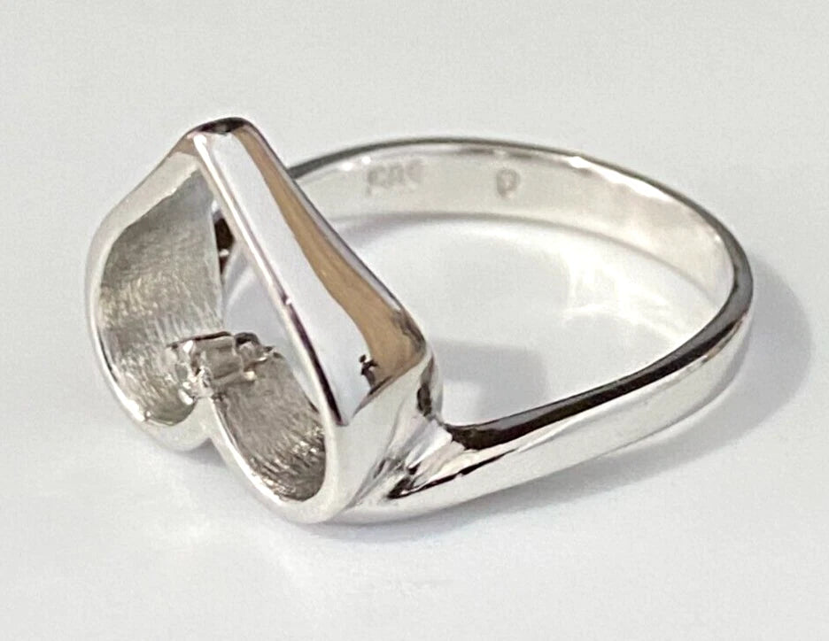 14K White Gold & Diamond Openwork Heart Shape Ring Size O 1/2 - 7 1/4