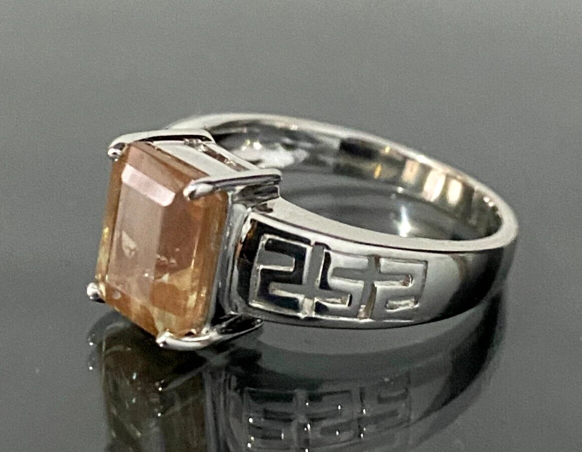 9K White Gold & Andesine Single Stone Ring Size N - 6 1/2