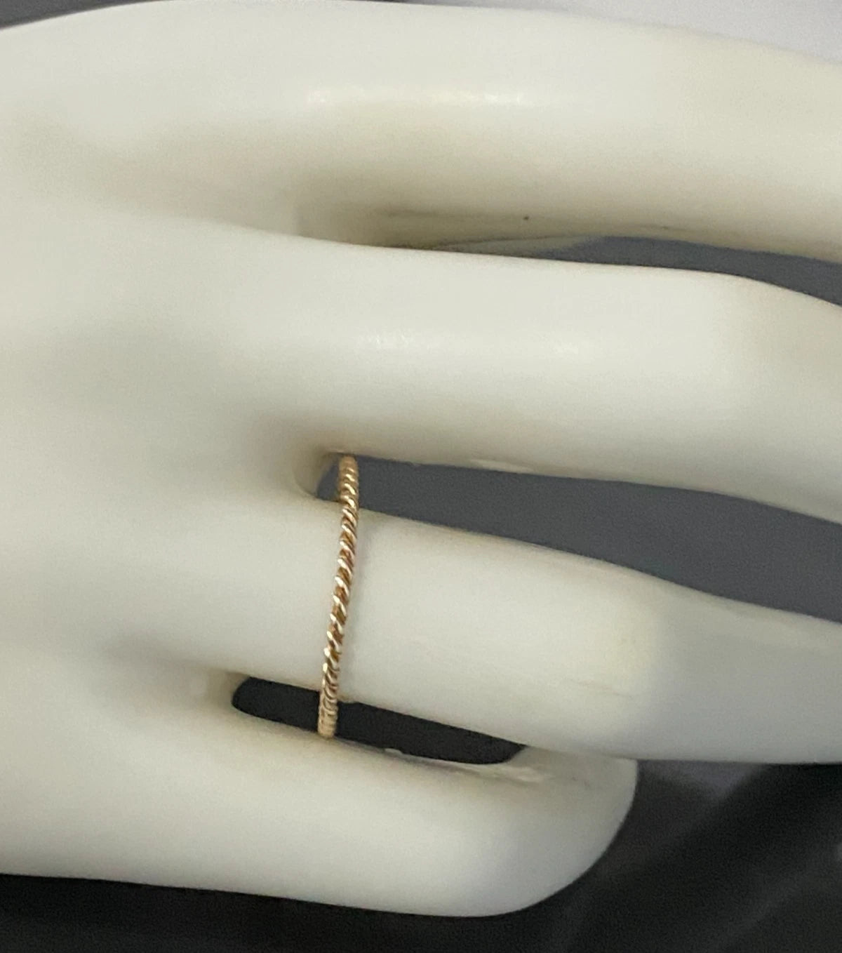 Vintage 9ct Yellow Gold Twist Stacking Band Ring – Size O (7.25)