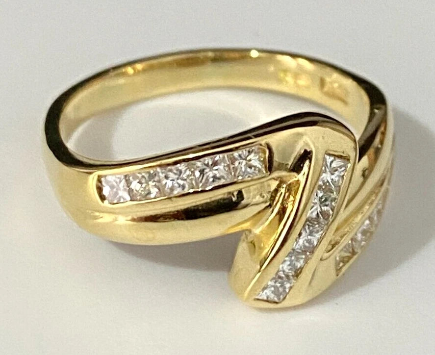 18K Yellow Gold & 0.75CT Princess Cut Diamond Shaped Ring Size P - 7 1/2