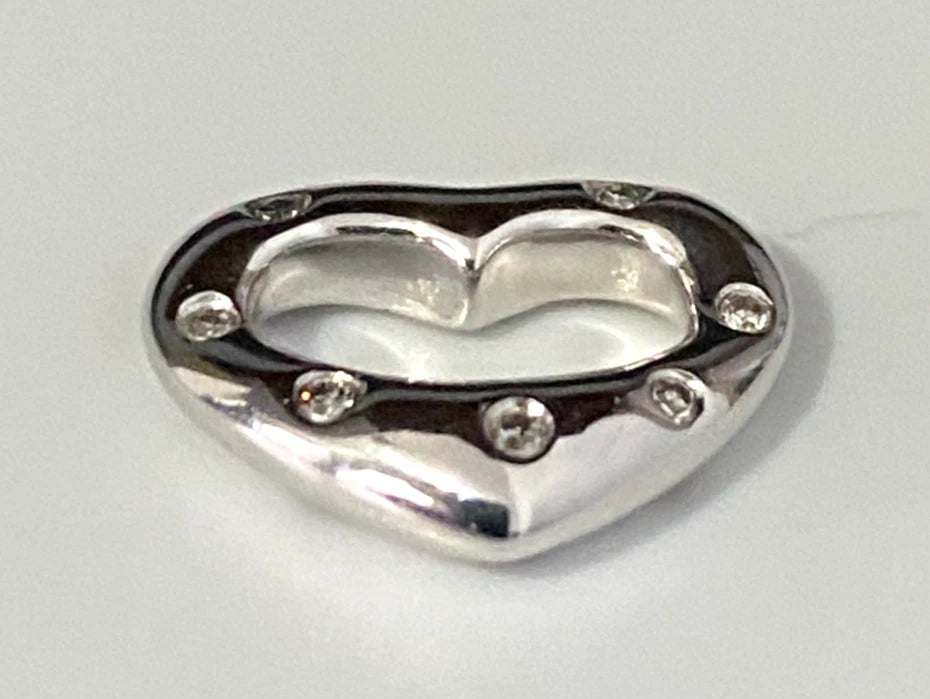 9K White Gold & Diamond Flush Set Heart Pendant