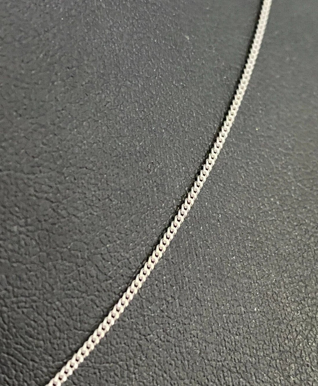 18K White Gold Curb Link Chain Necklace 45cm Long