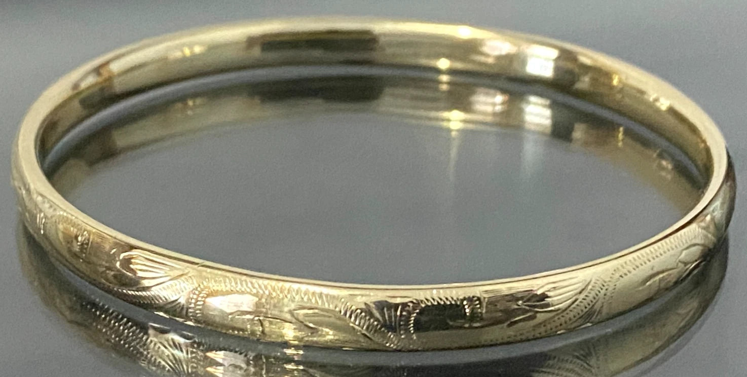 Vintage 9ct Yellow Gold Fully Engraved Bangle