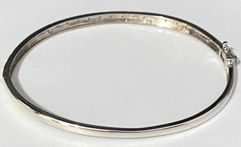 9K White Gold & Diamond Hinged Bangle 62mm