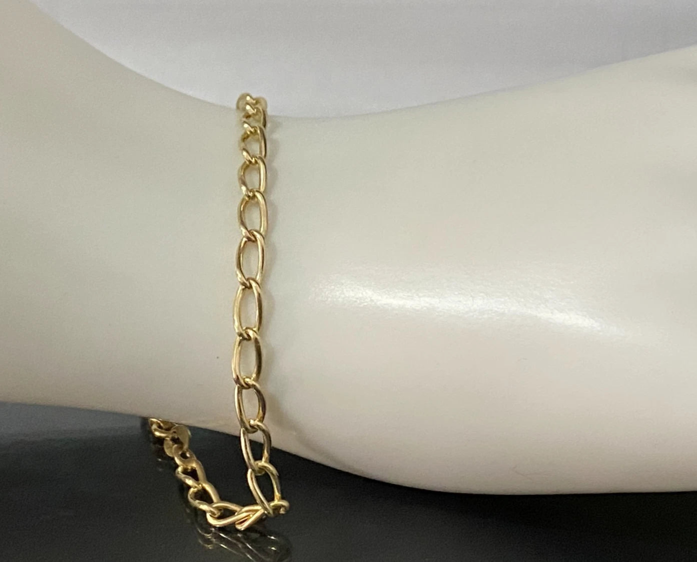 18K Yellow Gold Curb Link Bracelet 19.50cm Long