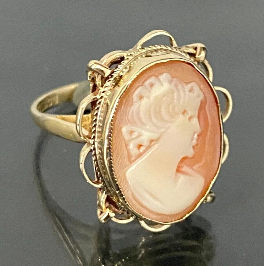 Vintage 9K Yellow Gold & Carved Cameo Ring Size O 1/2 - 7 1/4