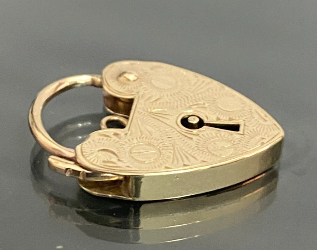Vintage 9ct Yellow Gold Heart Engraved Padlock Clasp / pendant